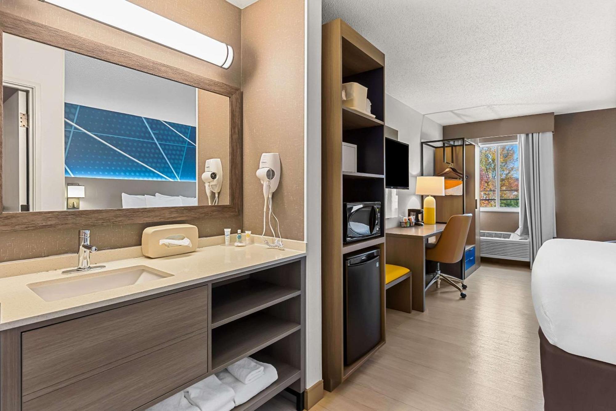 Painesville Comfort Inn מראה חיצוני תמונה